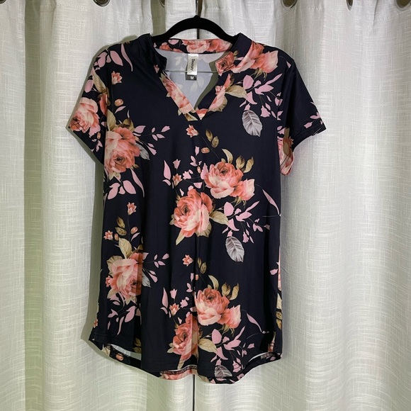 Beauhuty Medium Floral V-neck short sleeve blouse.  Worn once. - Picture 5 of 7